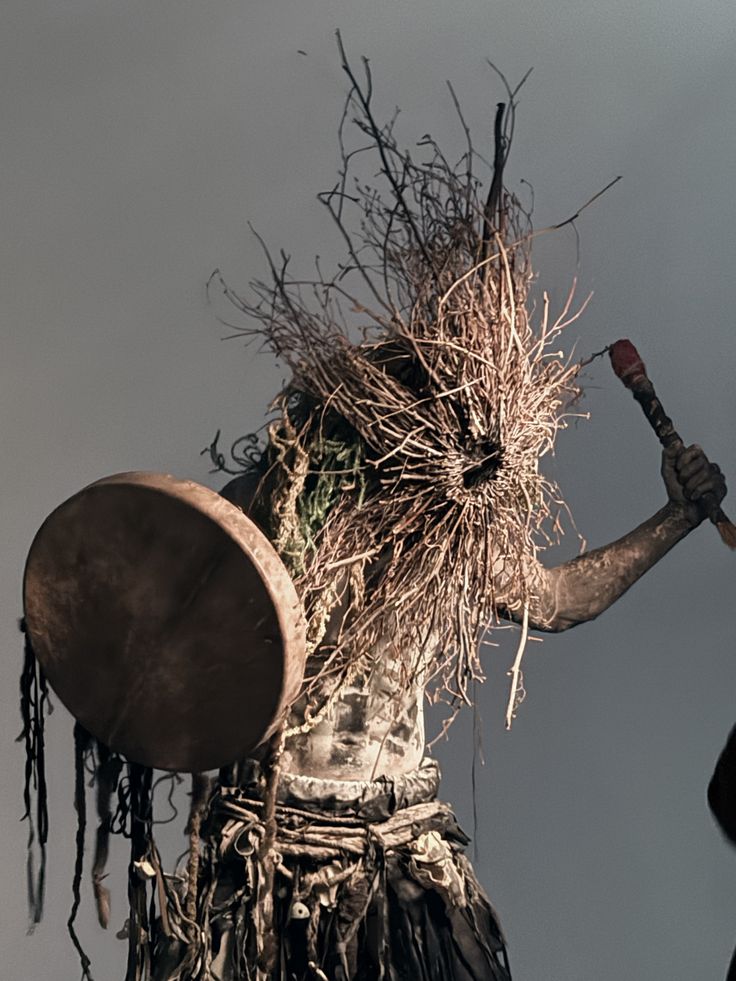 An amazing costume of a forest magician who came out of a hellish dungeon